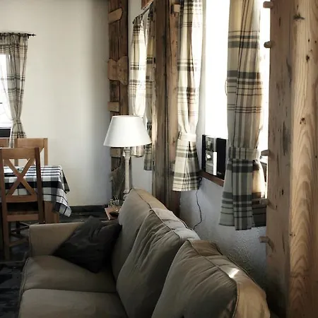 Dom W Krate - Kolo Karpacza *