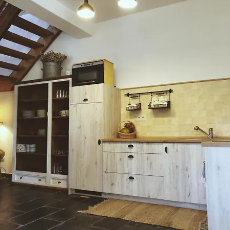 Dom W Krate - Kolo Karpacza