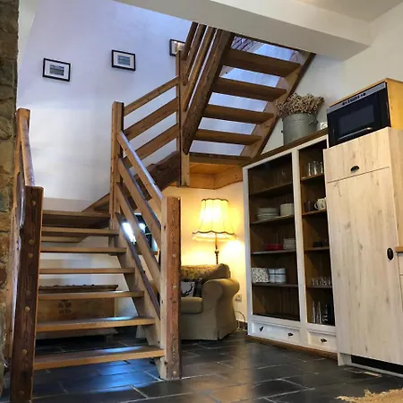 Dom W Krate - Kolo Karpacza 웜니차