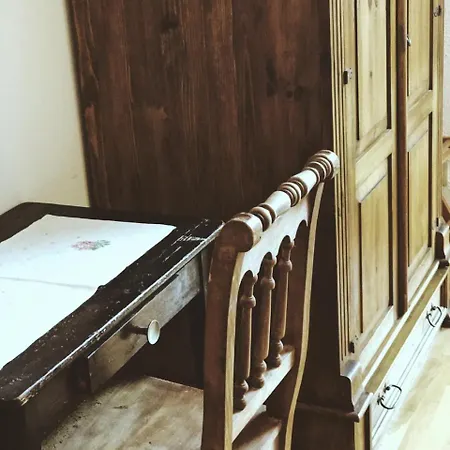 Dom W Krate - Kolo Karpacza